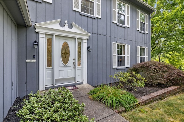 215 Lafayette Dr, Cranberry Twp, PA 16066 - doorway to property featuring board and batten siding