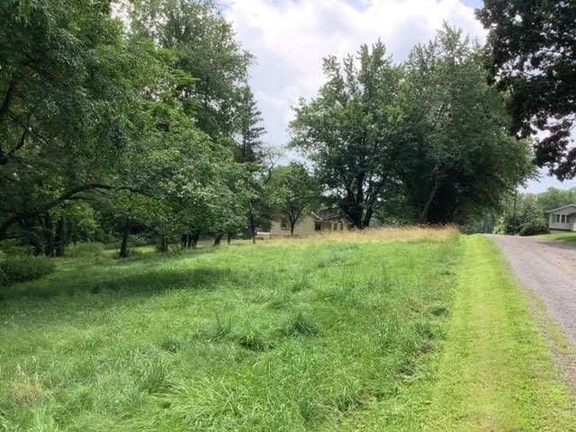 120 Rothen Ave, Twp Of But Nw, PA 16001 - view of asphalt road