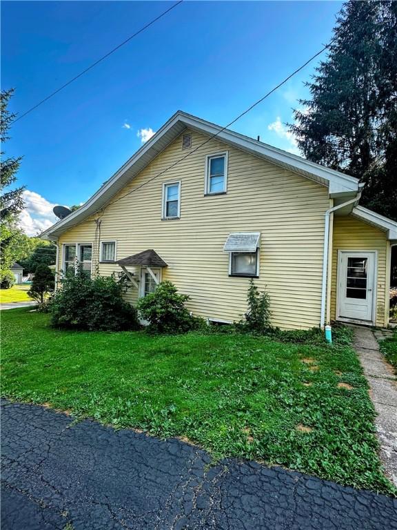 23 Alan Ave, Greenville Boro, PA 16125 - photo 2