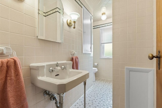 3040 Broadway Ave, Castle Shannon, PA 15234 - bathroom with tile walls and toilet