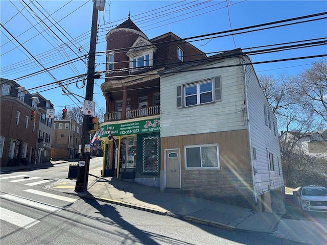300 Shiloh St, Mt Washington, PA 15211 - view of front facade