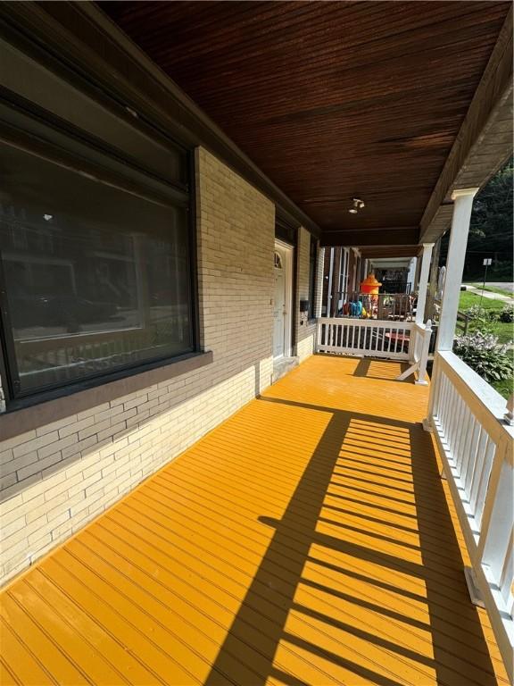 207 N Sprague Ave, Bellevue, PA 15202 - view of wooden porch