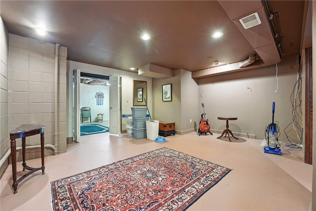 13 Kings Ln, Pine Twp, PA 16127 - finished basement with recessed lighting