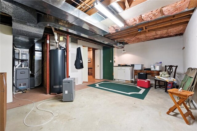 13 Kings Ln, Pine Twp, PA 16127 - unfinished below grade area with gas water heater and heating unit