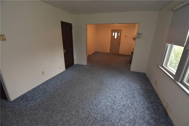 1323 Leaside Dr, Lincoln Place, PA 15207 - unfurnished room with carpet