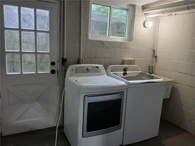 1211 Reed St, North Huntingdon, PA 15642 - laundry room with washer and clothes dryer