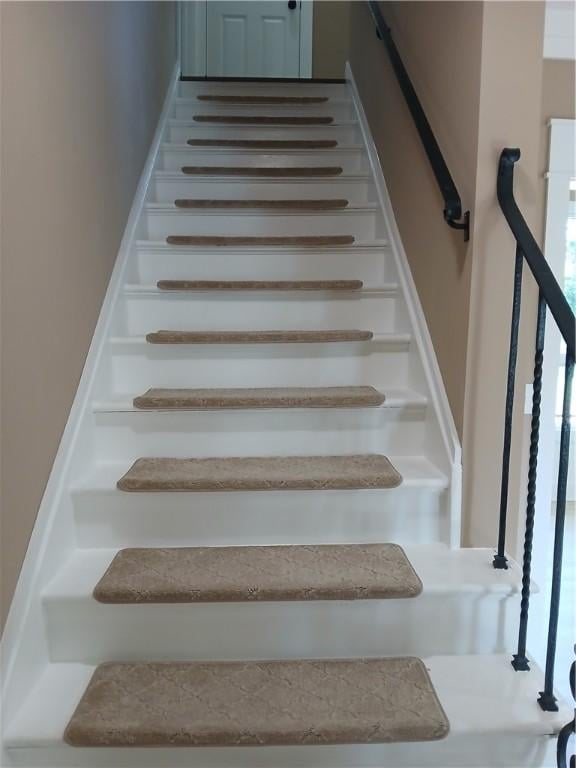1211 Reed St, North Huntingdon, PA 15642 - view of stairs