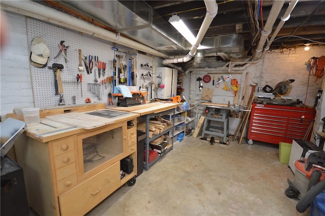 710 Cedar Ave, Central North Side, PA 15212 - unfinished basement with a workshop area