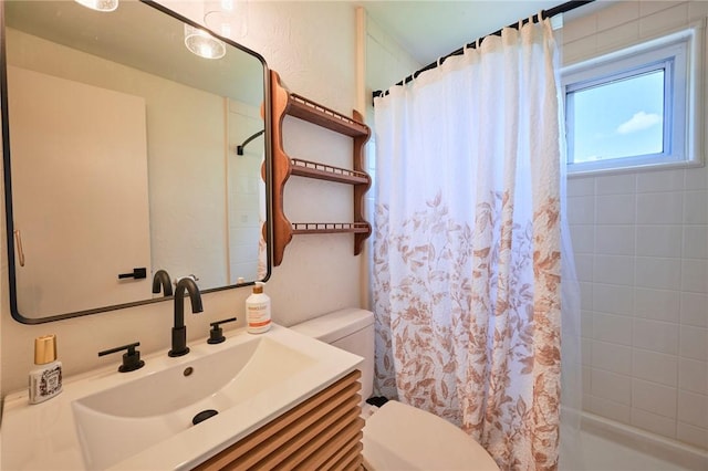 1023 Bellair Rd, Port Vue, PA 15133 - full bath featuring vanity and shower / bath combo