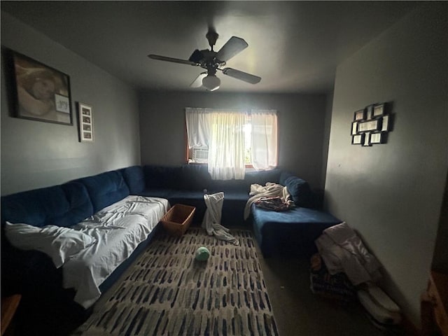 822 4th St, West Elizabeth, PA 15088 - carpeted living room with ceiling fan