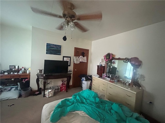 822 4th St, West Elizabeth, PA 15088 - carpeted bedroom with a ceiling fan