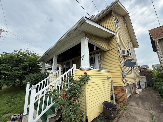 431 New York Ave, Rochester Twp, PA 15074 - view of side of property with covered porch