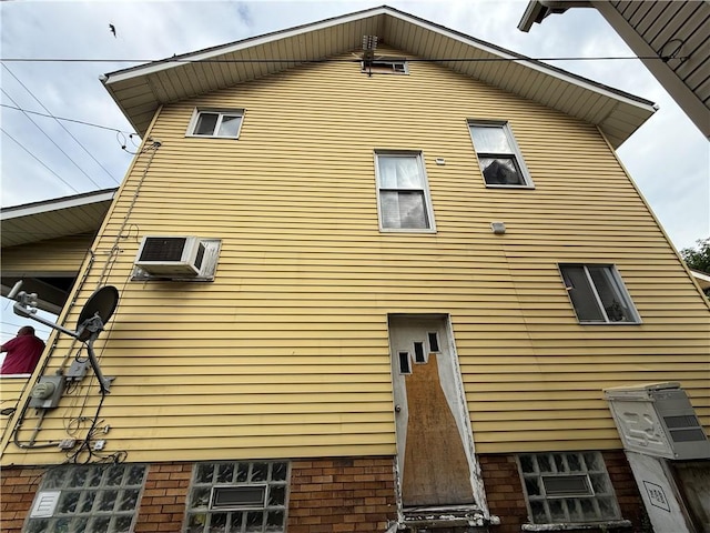 431 New York Ave, Rochester Twp, PA 15074 - view of side of property with a wall unit AC