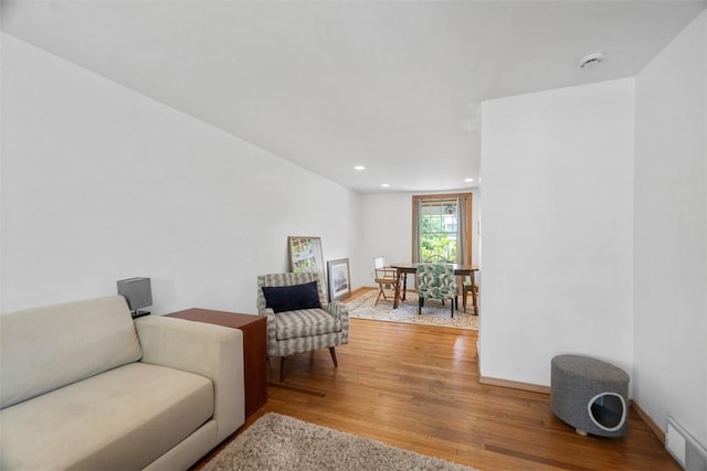 1229 Richmond St, Regent Square, PA 15218 - living area featuring wood finished floors and recessed lighting