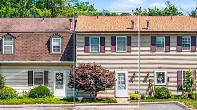 651 Newton Sq, Moon/Crescent Twp, PA 15108 - colonial inspired home with a shingled roof
