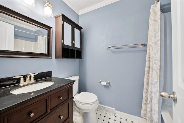 112 Oxford Pl, Saint Clair, PA 15241 - full bath with crown molding, vanity, and a shower with curtain