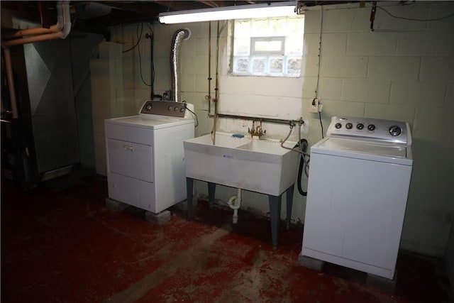 721 Spring St, Roscoe, PA 15477 - laundry area featuring independent washer and dryer