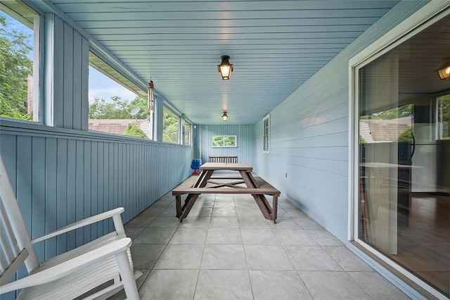115 Shippingport Rd, Aliquippa, PA 15001 - view of unfurnished sunroom