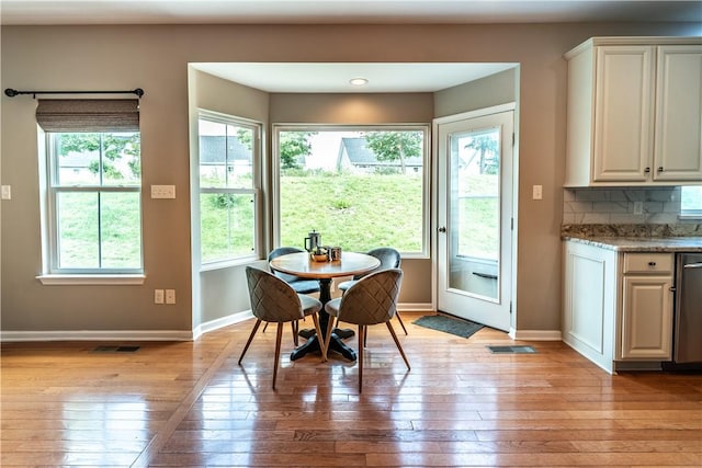 106 Kestler Dr, Pine Twp, PA 15090 - dining space with light wood-style flooring and baseboards