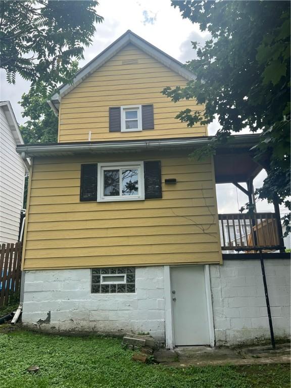 1735 Kimball Ave, New Kensington, PA 15068 - back of house