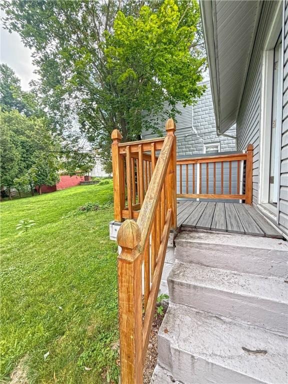 514 Linden Ave, New Kensington, PA 15068 - wooden terrace with a yard