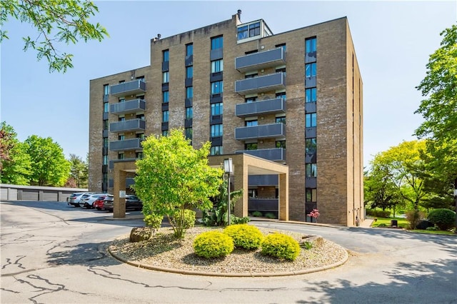 820 E Beau St Unit 6J, South Strabane, PA 15301 - view of property with uncovered parking