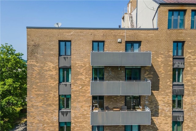 820 E Beau St Unit 6J, South Strabane, PA 15301 - view of apartment building / complex