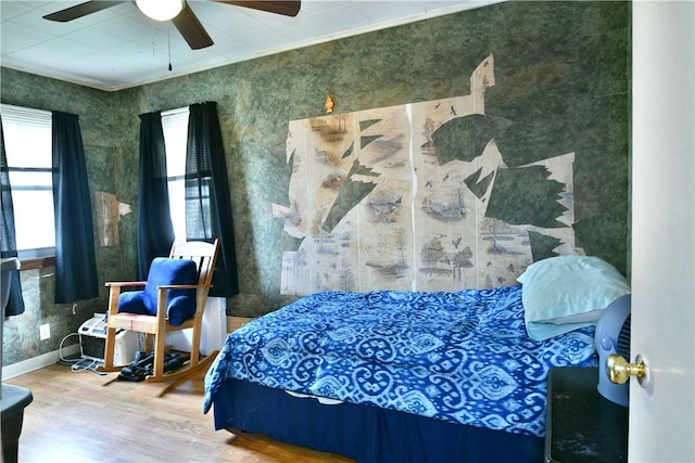 114 10th St, Pymatuning Twp, PA 16125 - bedroom featuring wood finished floors, crown molding, and a ceiling fan