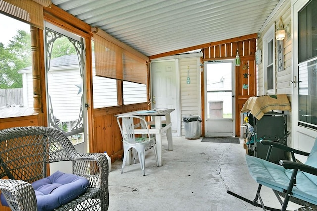 114 10th St, Pymatuning Twp, PA 16125 - view of sunroom