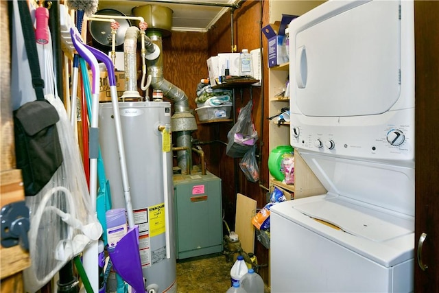 114 10th St, Pymatuning Twp, PA 16125 - utilities featuring stacked washer / dryer and gas water heater