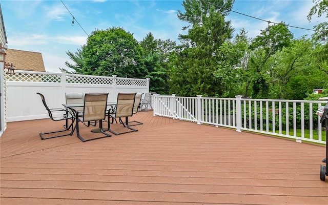 2514 Oakwood Rd, Shaler, PA 15116 - deck with outdoor dining area