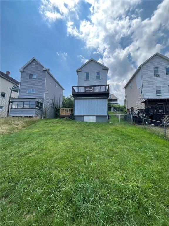 702 Sellers Ave, Jeannette, PA 15644 - back of property