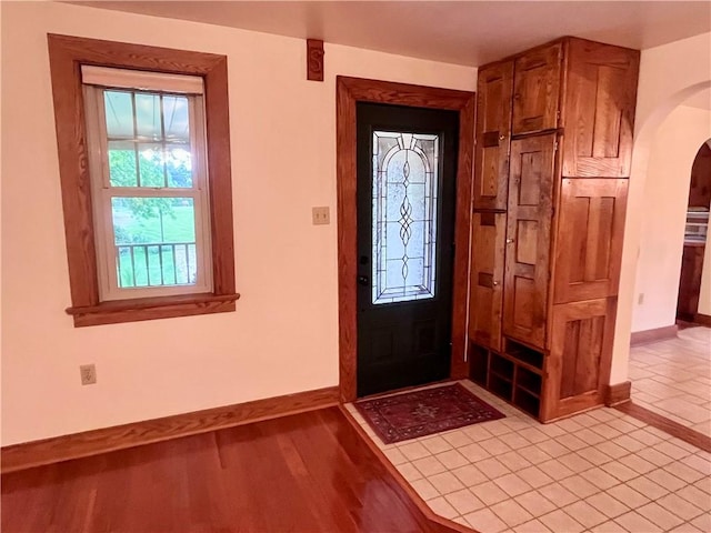 423 Bonniebrook Rd, Summit Twp, PA 16002 - entryway with arched walkways and baseboards