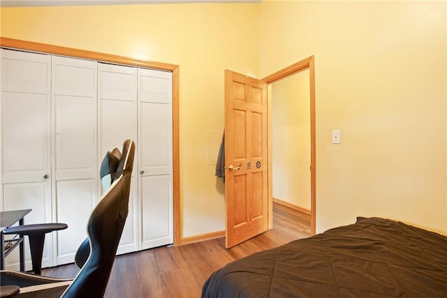 604 Lake Shore Rd, Lake Stonycreek, PA 15541 - bedroom featuring wood finished floors and a closet