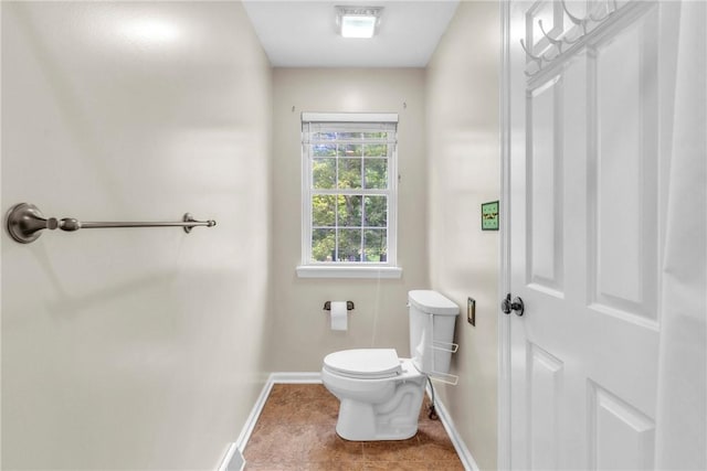 114 Franklin Oaks Dr, Franklin Twp, PA 16001 - bathroom with baseboards and tile patterned floors