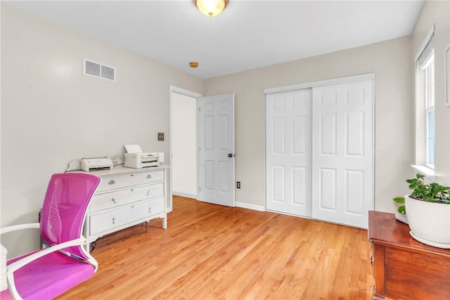 114 Franklin Oaks Dr, Franklin Twp, PA 16001 - home office featuring light wood-style floors and baseboards