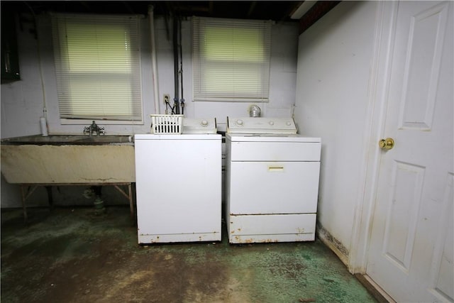 138 Demmel Dr, Peters Twp, PA 15317 - washroom featuring washer and dryer