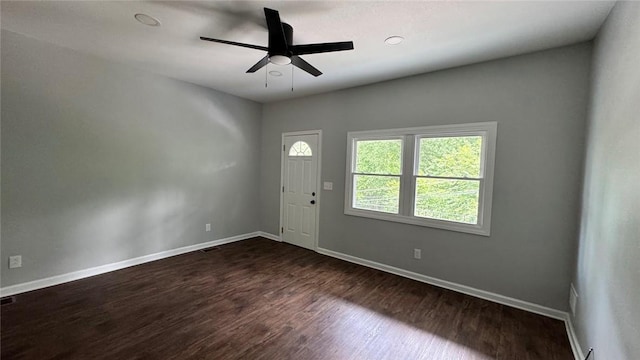 4010 Jane St, West Mifflin, PA 15122 - foyer with dark wood-style floors and a ceiling fan
