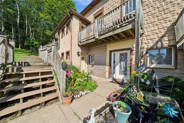 15 Old Saxonburg Blvd, West Deer, PA 15084 - view of exterior entry featuring a balcony