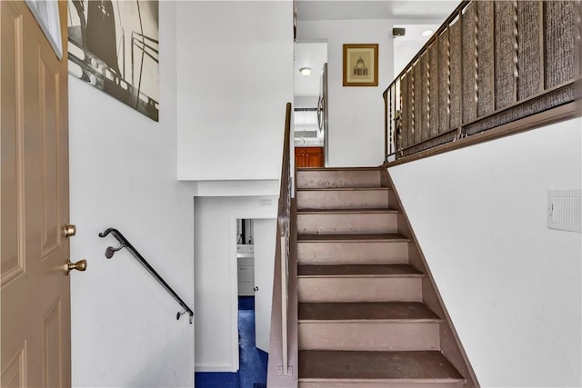 2128 Stoops Ct, Apollo Boro, PA 15673 - view of stairway