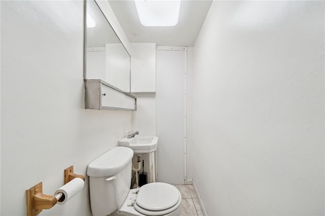 4075 Greensburg Pike, Wilkins Twp, PA 15221 - half bathroom with toilet and baseboards