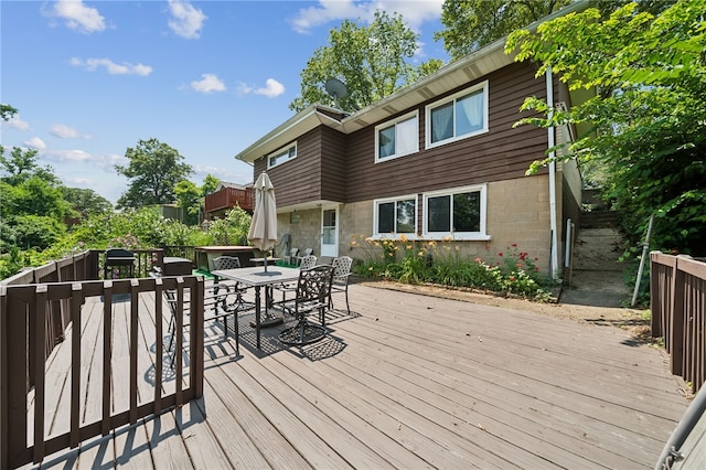 4075 Greensburg Pike, Wilkins Twp, PA 15221 - deck with outdoor dining space