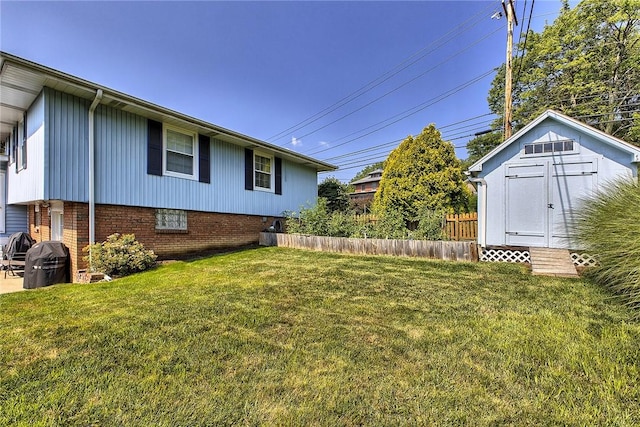 2 Redgrave Dr, Hempfield Twp, PA 15601 - view of yard with a shed