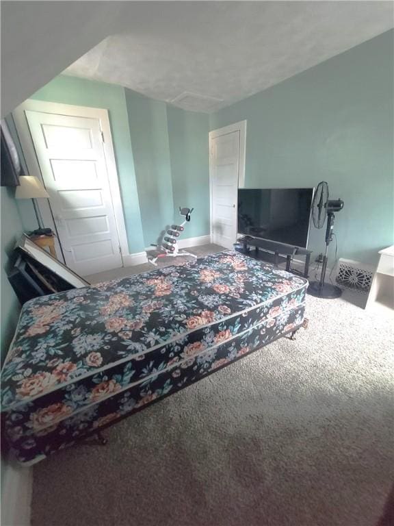 413 River Ave, Aliquippa, PA 15001 - carpeted bedroom with baseboards