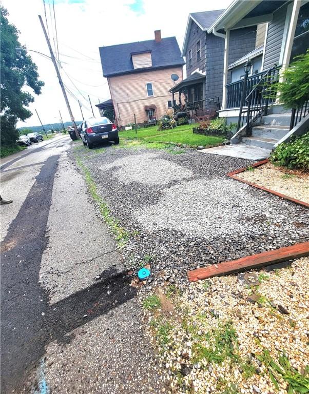 413 River Ave, Aliquippa, PA 15001 - view of road
