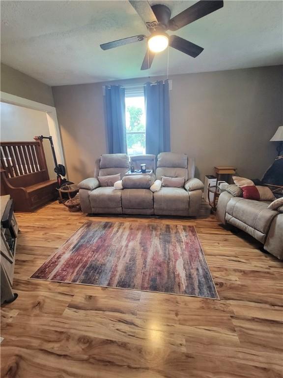 413 River Ave, Aliquippa, PA 15001 - living area with wood finished floors and a ceiling fan