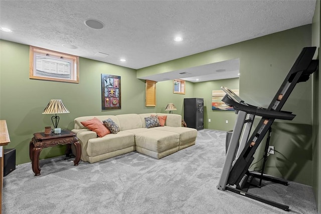 53 Peters Rd, Hempfield Twp, PA 15601 - carpeted living room featuring a textured ceiling and recessed lighting