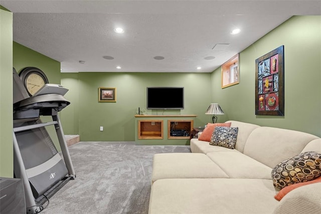 53 Peters Rd, Hempfield Twp, PA 15601 - carpeted living room with recessed lighting