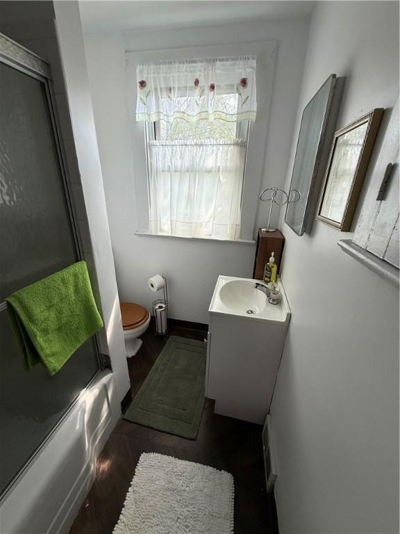 149 N 3rd St, Duquesne, PA 15110 - bathroom with vanity and enclosed tub / shower combo