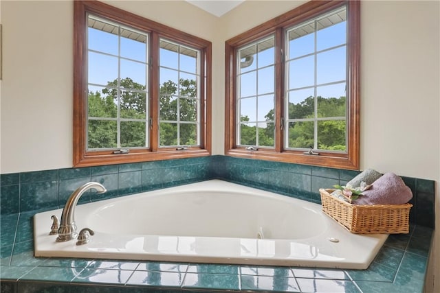 308 Heather Hill Dr, Pine Twp, PA 15044 - full bath featuring healthy amount of natural light and a bath